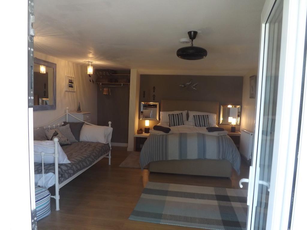 The Swallows Guest House 뉴키 외부 사진